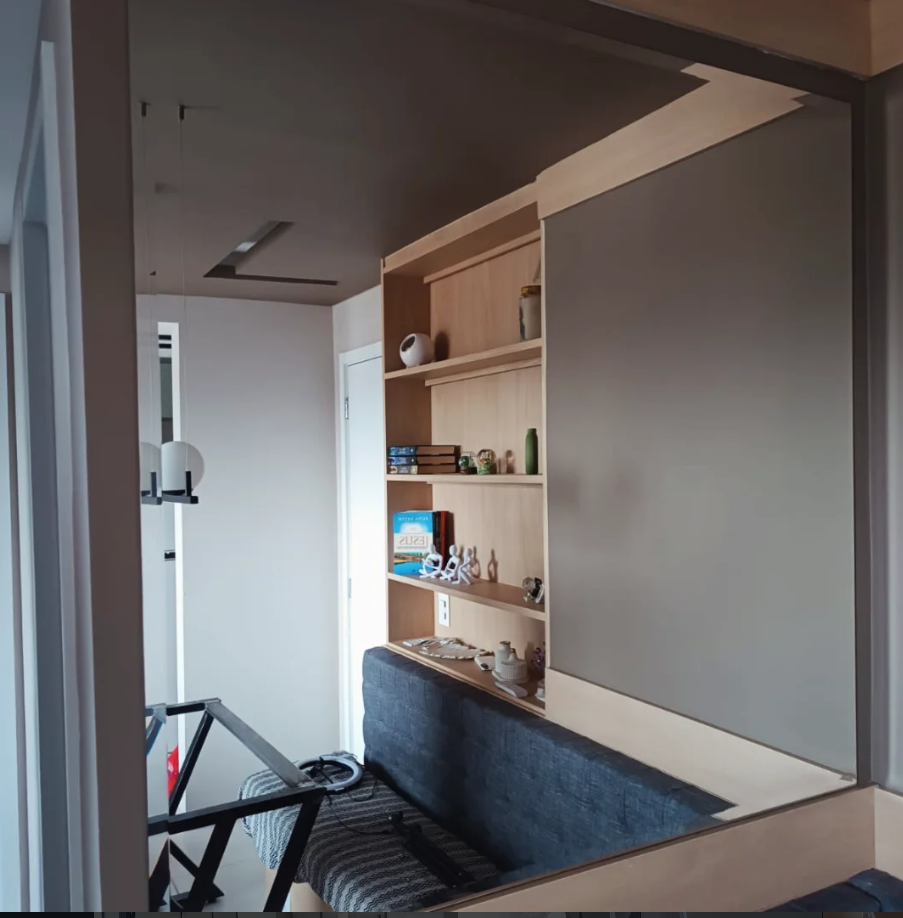 Espelho decorativo instalado em sala - Arte Vidros Nova Iguaçu